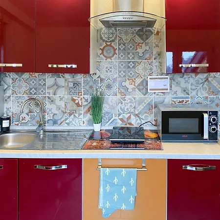 Nest Guest house 3*