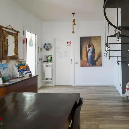 Nest 3* Кастельнуово-дель-Гарда